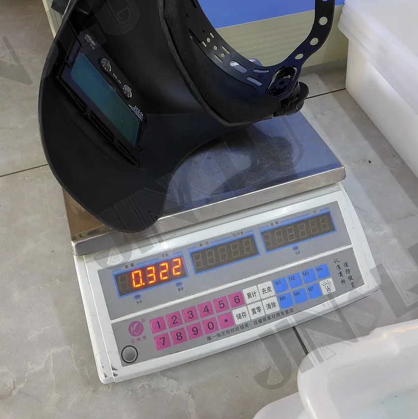 Легкий вес 330 г хорошая вентиляция сварочный шлем на солнечной энергии авто