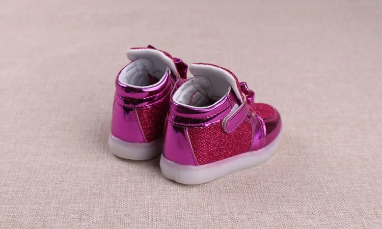 Новинка года; модная обувь с героями мультфильмов для детей 1-10 лет; светильник для маленьких девочек; Детские кроссовки; детские ботинки; высококачественная повседневная обувь