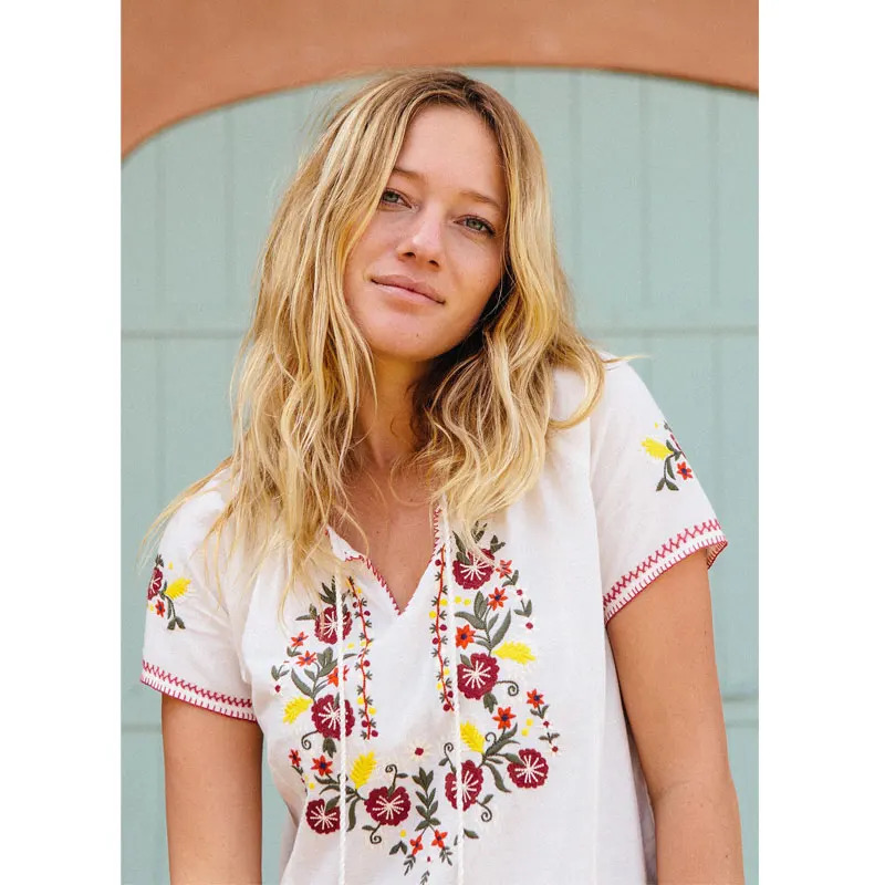 Многоцветная винтажная блузка в национальном стиле с цветочной вышивкой Мехико