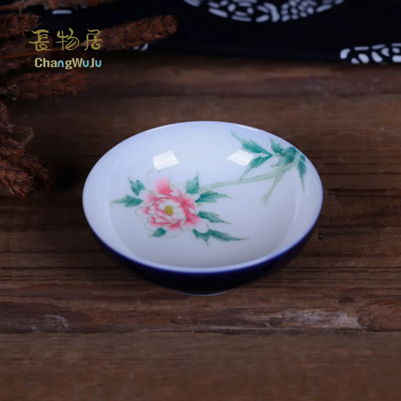 

Changwuju in Jingdezhen the hand painted Kong-Fu tea cup with in-glaze decoration painted by Jinhongxia
