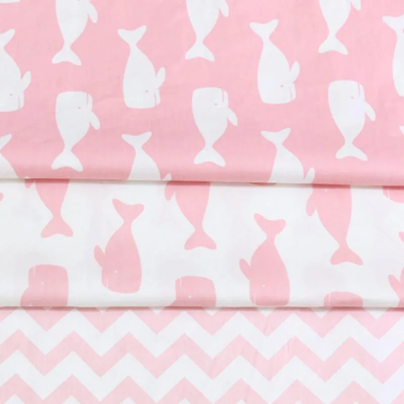 

100% хлопок мультфильм Розовый Кит шеврон twill Ткань DIY для детской кроватки постельные принадлежности палаточные «валики» Домашний декор руч...
