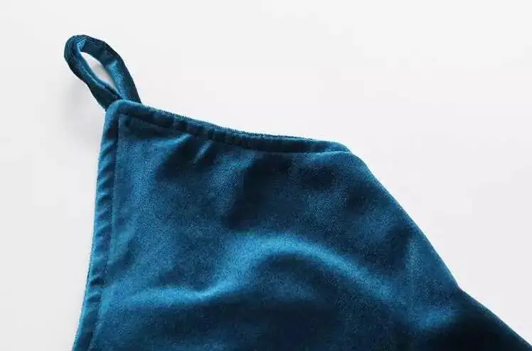 Женское платье с треугольным вырезом облегающее бархатное на новый год|dress