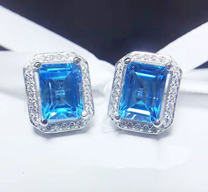 Серьги-гвоздики из серебра 925 пробы с натуральным голубым топазом карат х 2 шт.