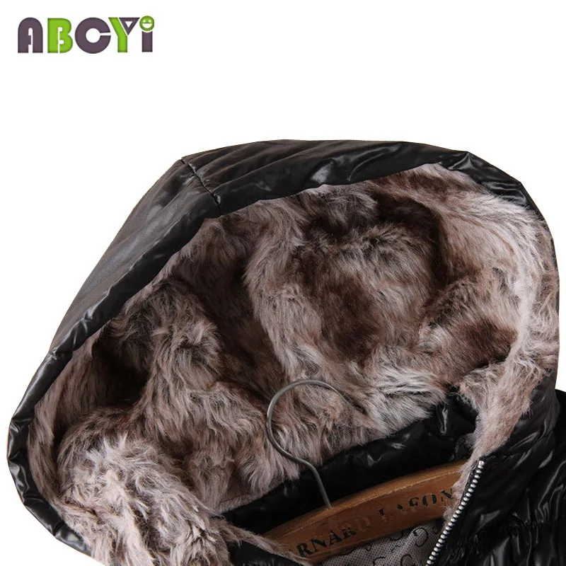 Зимняя женская куртка новинка 2017 черная ветрозащитная короткая стеганая с