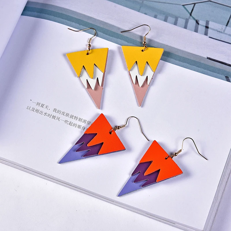 Женские трехслойные серьги Vantage цветные треугольные из натуральной кожи с