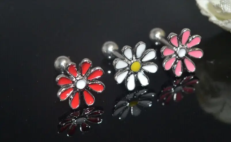 

50PCS 16g~1.2mm Tragus Stud Daisy flowers Helix Upper Ear Cartilage Bar Nice