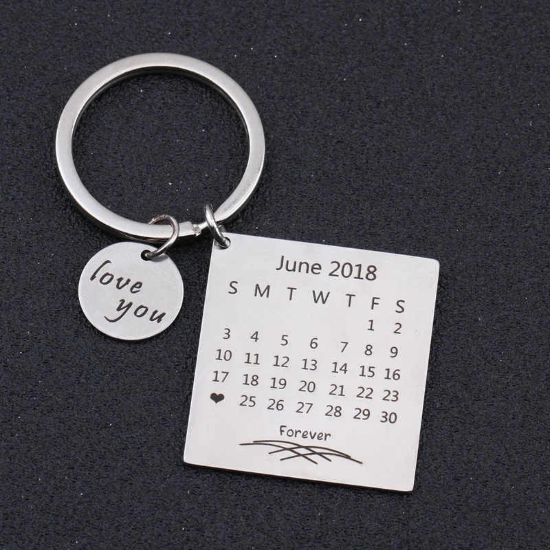 Брелок с гравировкой Forever Love Calender можно персонализировать на заказ день рождения