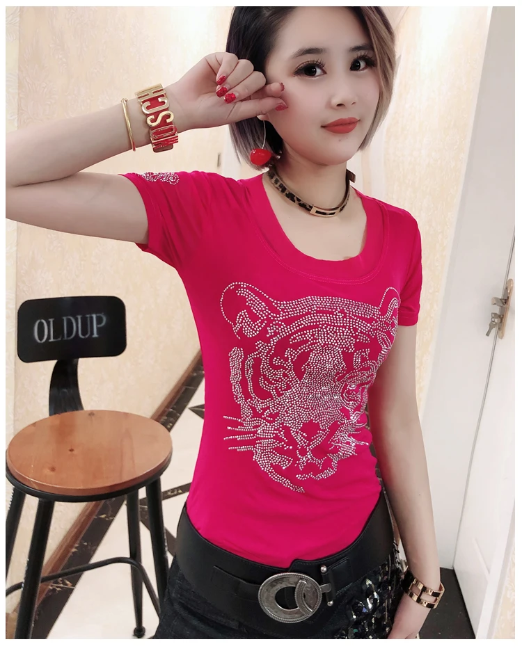 Футболка с круглым вырезом и бриллиантами животными новинка 2019 года весенне
