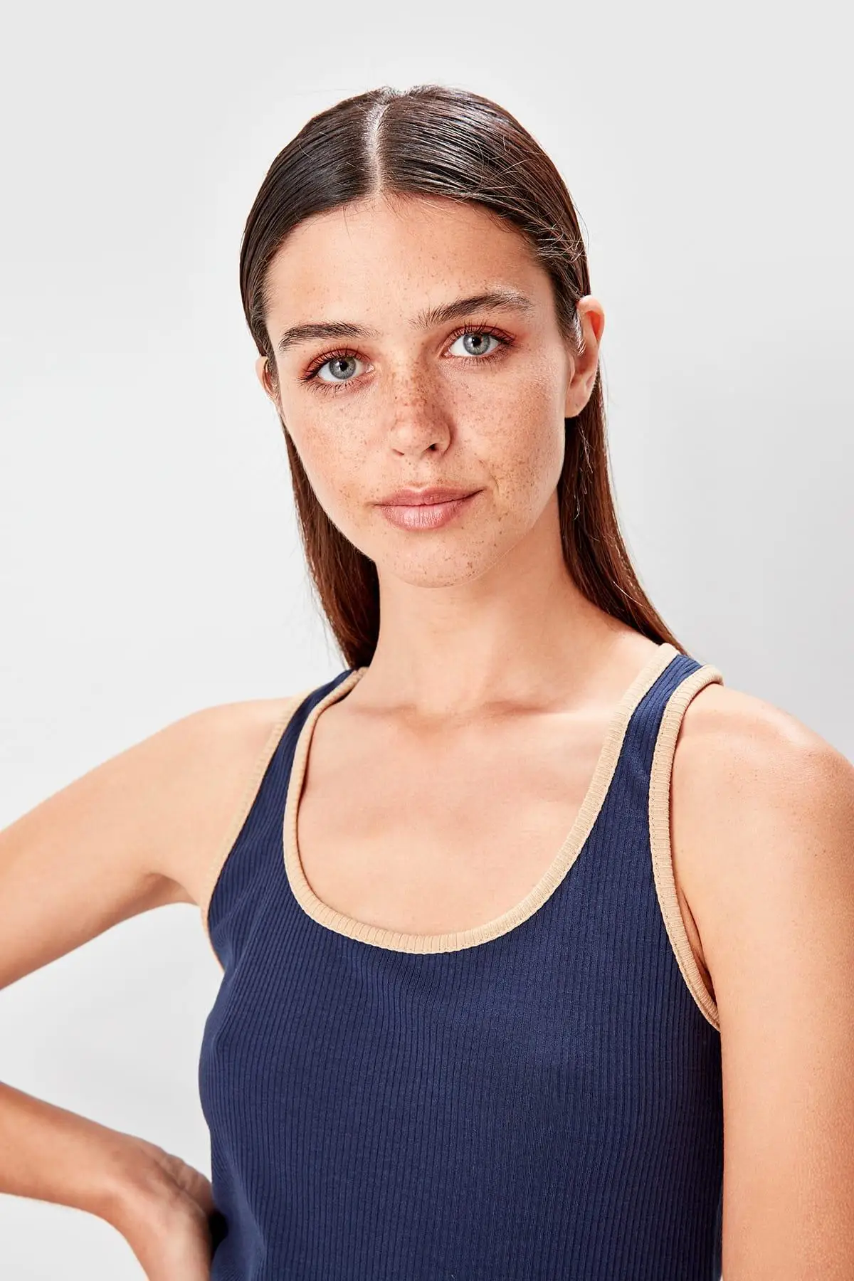 Trendyol Navy Blue Ribbed Knit Undershirt TWOAW20AL0004 |