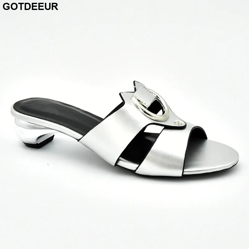 Новые модные летние босоножки женская обувь на низком каблуке Украшенные