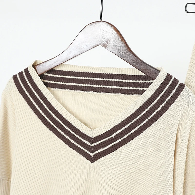 Женский трикотажный пуловер в полоску облегающий эластичный свитер с v-образным