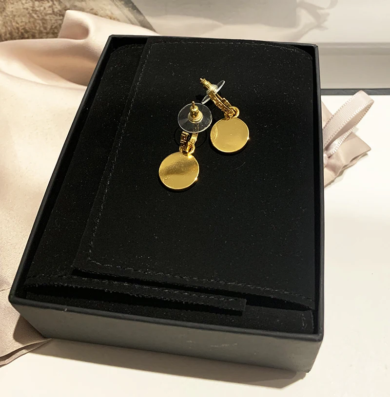 2019 модные брендовые новые серьги с золотыми шипами женские аксессуары для