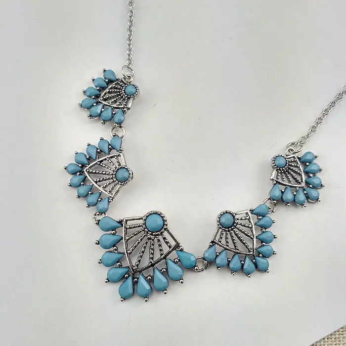 Bohemian Women Blue Resin Water Drop Hollow Out Leaf Flower Pendant necklace Antique Silver Plated Vintage Simple Necklace |