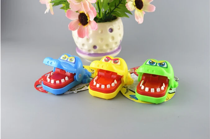 Случайный цвет новая игрушка крокодил стоматолога укуса с брелок Рот HB88|crocodile