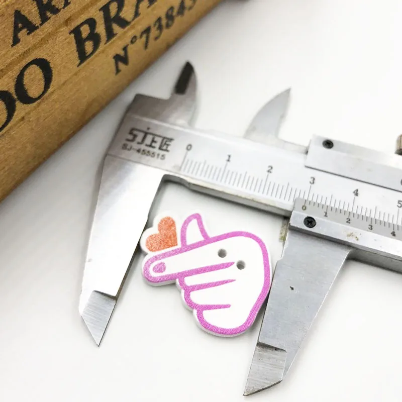 100 pcs Mix Color Finger Heart Wooden Buttons 2Hole Decor Craft DIY Scrapbooking Sewing WB551 | Дом и сад
