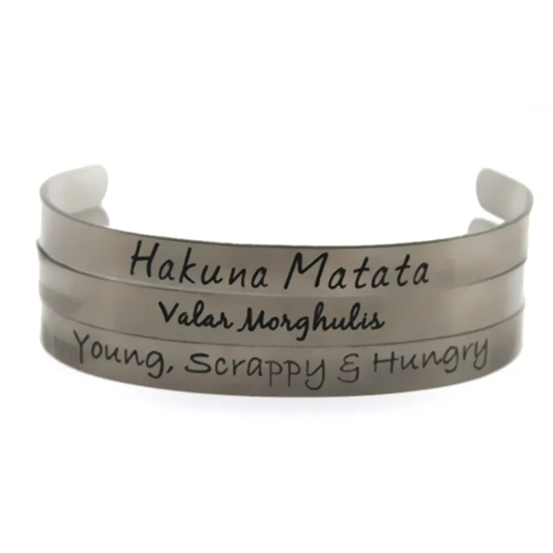 Она верила что она сможет так и сделала серебряный браслет на запястье браслеты