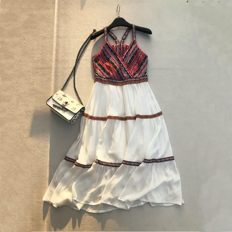 Женское шифоновое платье на бретельках с кружевной вышивкой и принтом V-образным