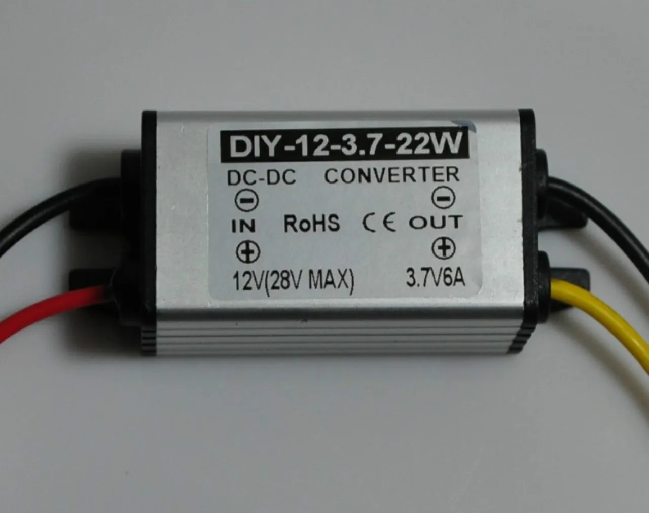 

Usb-конвертер 12 В 24 В (6 в-28 в), понижающий модуль 3,7 в 6 А 22 Вт, USB-регулятор напряжения, водонепроницаемый, 100 шт.