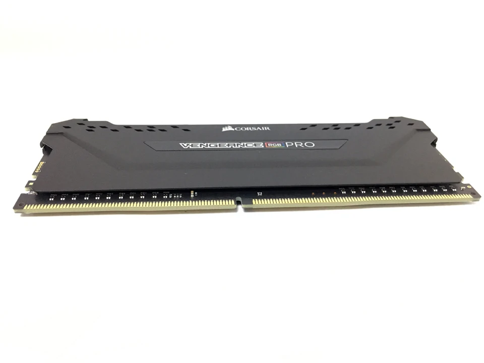 Материнская плата с поддержкой памяти CORSAIR RGB PRO 16 Гб(8 ГБХ 2 шт) 64 ГБ(16 Гб х 4 шт) в одной коробке двухканальная DDR4 RGB PRO 3200 МГц