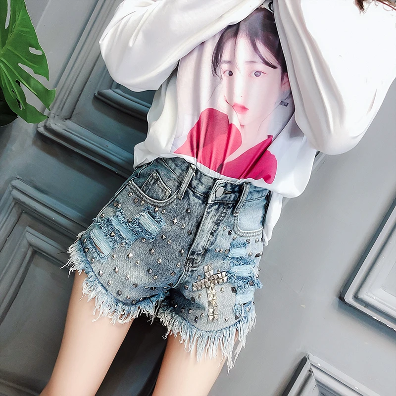 Летние корейские свободные женские джинсовые шорты модные с заклепками бисером