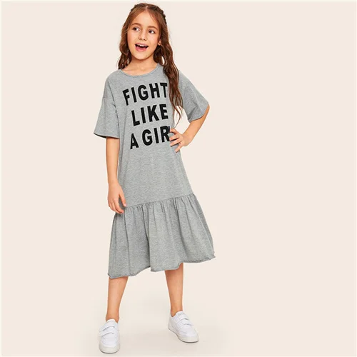 SHEIN/Детская Повседневная футболка для девочек с буквенным принтом и рюшами на подоле; платье для детей; коллекция года; Летние Детские платья средней длины с короткими рукавами и оборками - Цвет: Серый