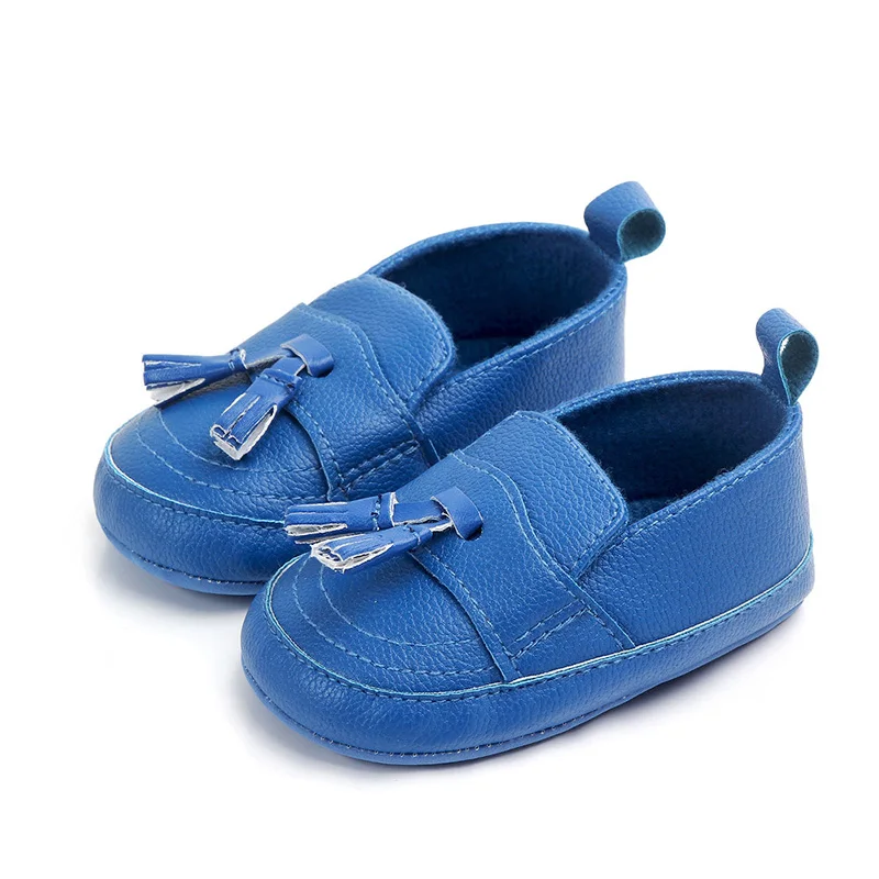 Blue Обувь из искусственной кожи для новорожденных; модная однотонная обувь с бахромой для маленьких мальчиков; обувь с мягкой подошвой для малышей; обувь для девочек 0-18 месяцев - Цвет: Blue