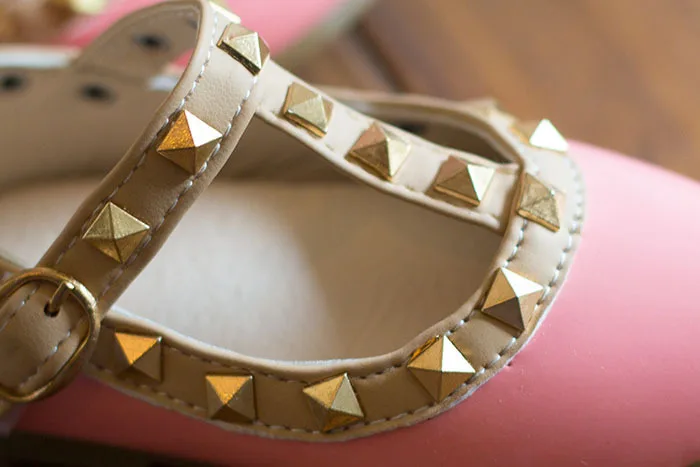 Новинка 2018 детская обувь для девочек Модные Туфли гладиаторы с мягкой подошвой