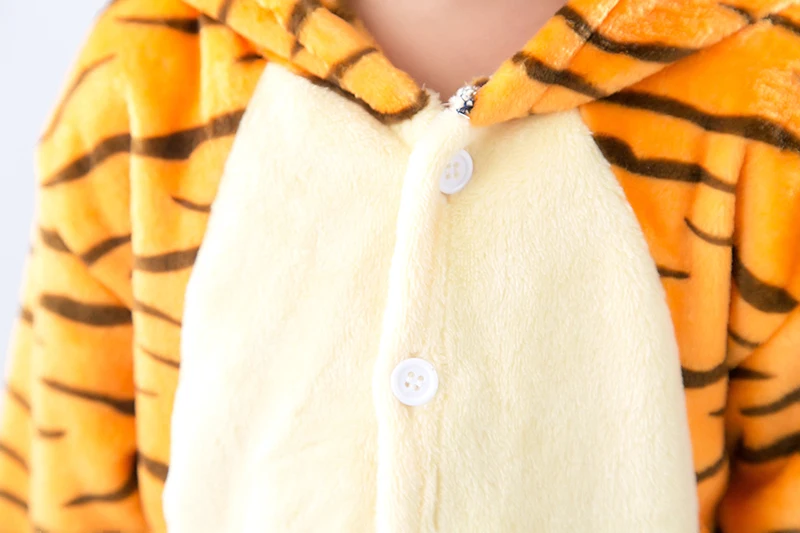 Детский комбинезон кигуруми с тигром в полоску и мультяшными животными для