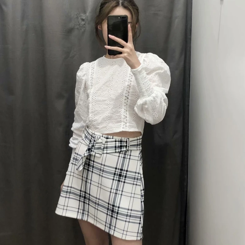 new women fashion long sleeve hollow out embroidery white blouse shirt blusas female elastic lace splice chemise tops LS3282 |