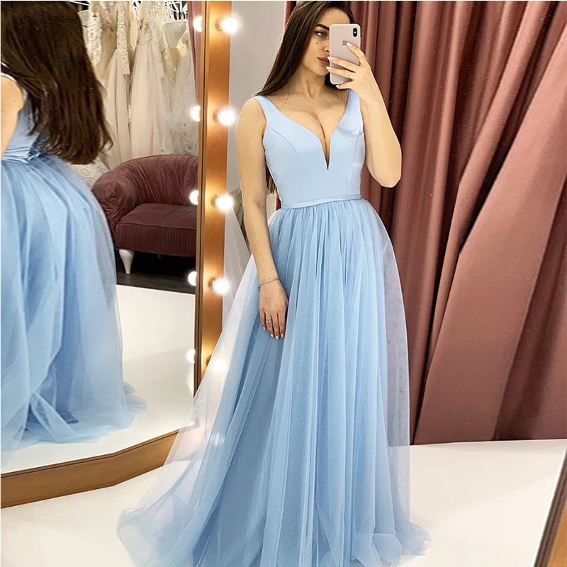Простое вечернее платье с v-образным вырезом без рукавов светло-Небесно-голубое