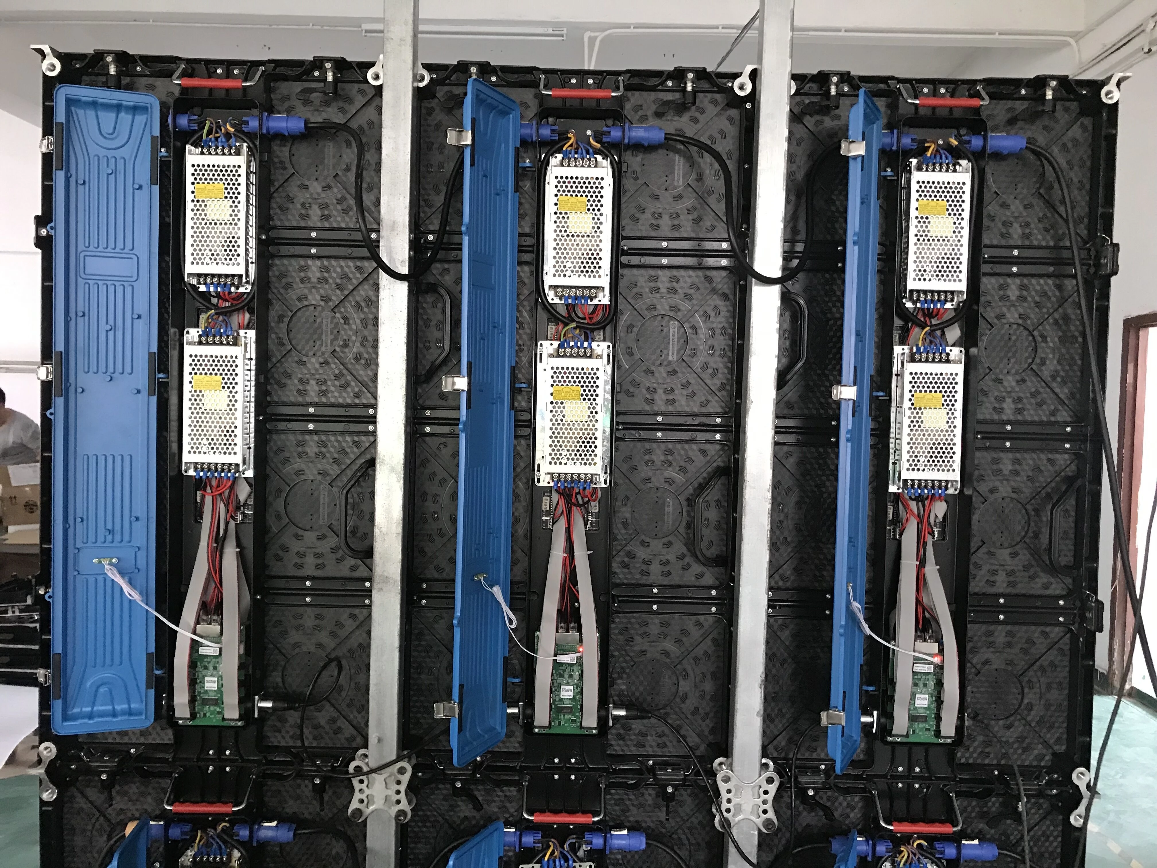 Светильник Вес витрин магазинов P3.91 Led Дисплей 500*1000 витрины прозрачный Стекло