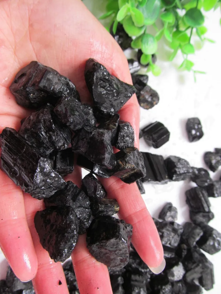 Натуральный черный турмалин хрустальный камень оригинальный чакры оптовая