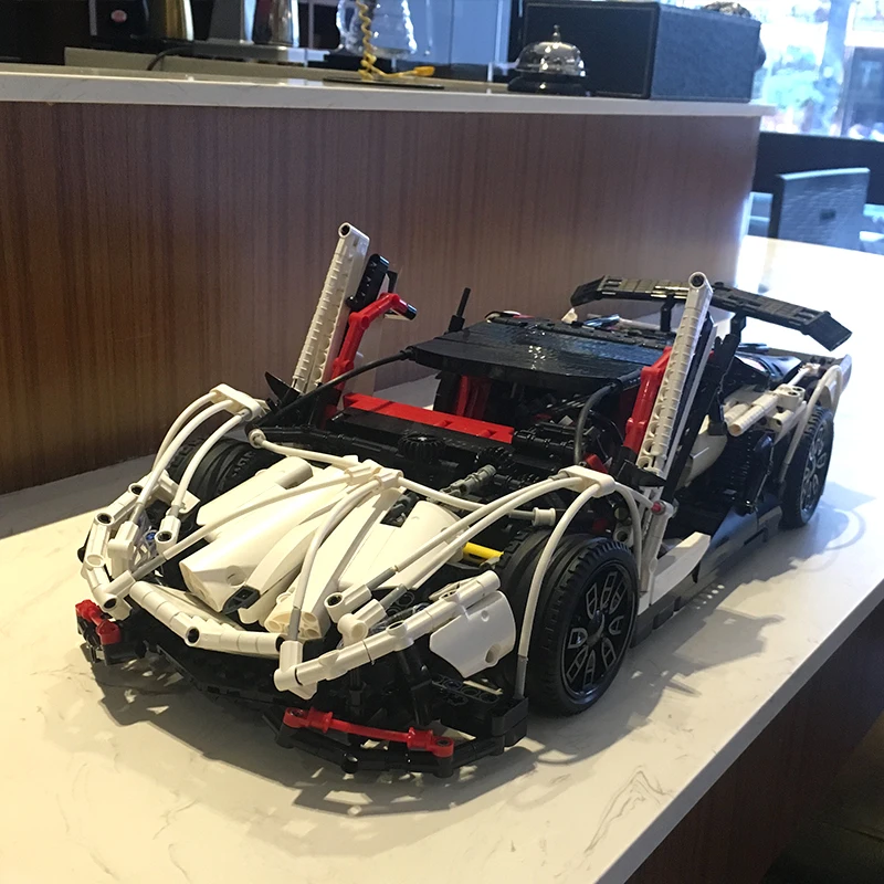 В наличии 23006 MOC Technic серия хэтчбек Тип гоночный автомобиль 2838 шт. строительные