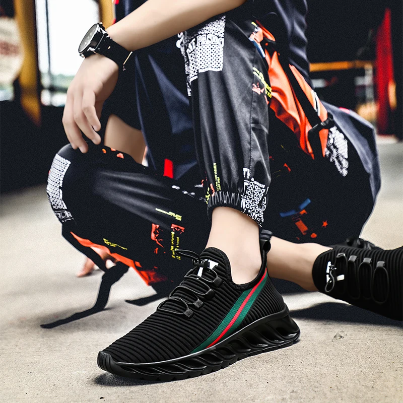 Men's Sneakers Ultralight Breathable Running Shoes Fashion Casual Sports Zapatos Super Comfortable Pop Flexible Jogging Shoes