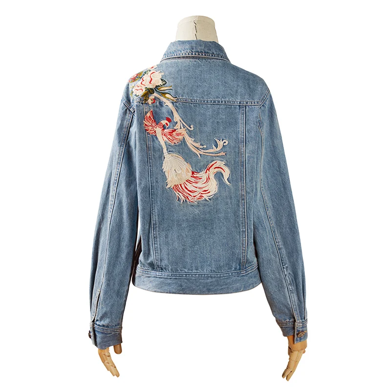 ARTKA новая весенняя женская универсальная эксклюзивная короткая джинсовая куртка