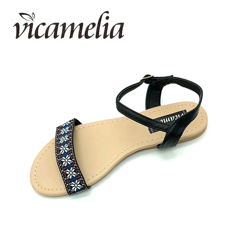 Vicamelia/ г. Летние пляжные сандалии женская повседневная обувь на плоской подошве с пряжкой женские модные шлепанцы с открытым носком и цветочной вышивкой 558