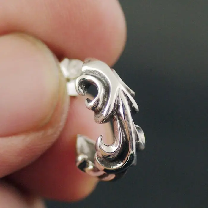

Vintage decorative pattern crispate 925 pure silver thai silver stud earring