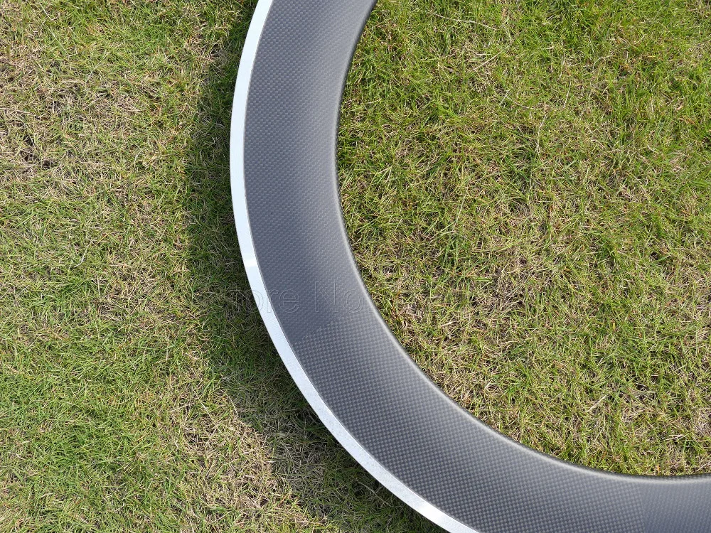 В комплект входит 2 шт. обода-полностью карбоновый обод колеса для дорожного