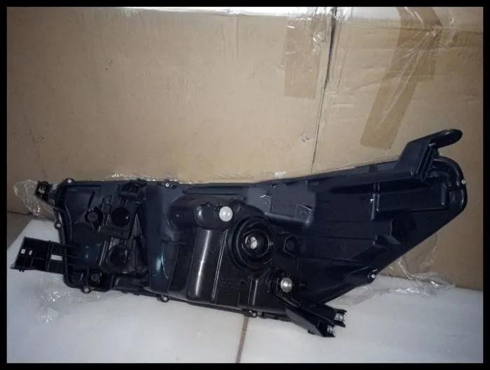 

eOsuns headlight assembly for Toyota HILUX REVO 2015-2016