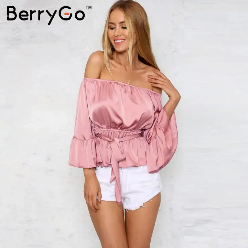 BerryGo Sexy с открытыми плечами рюшами атласная блузка рубашка Мягкий рукав фонарик