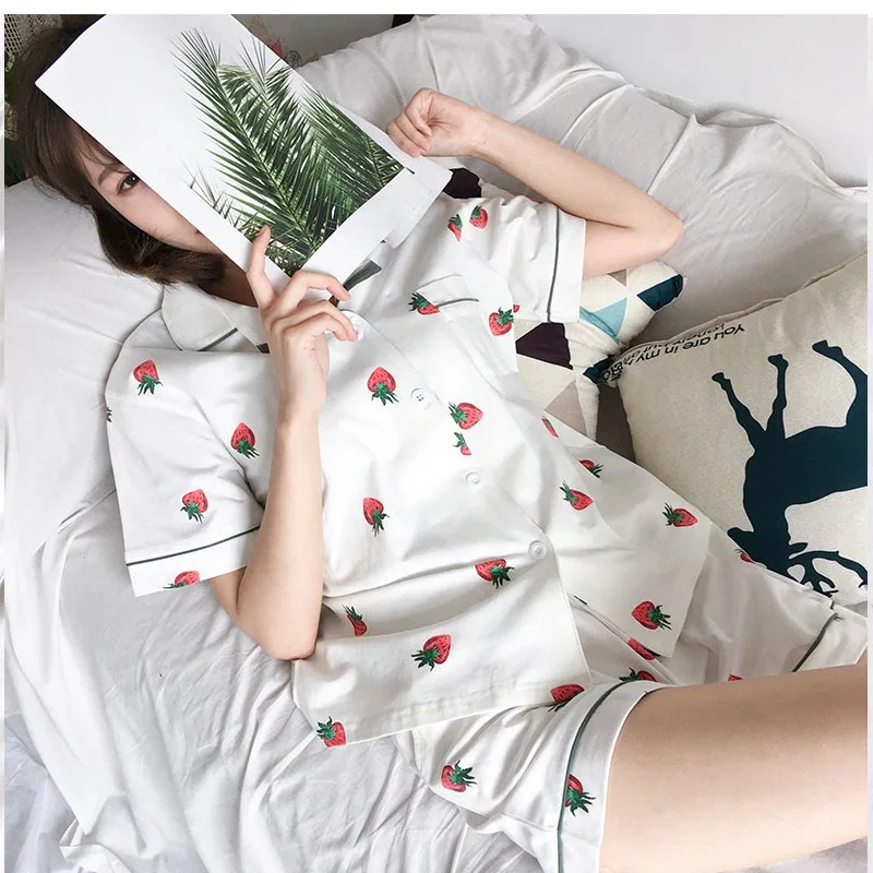 Летние женские пижамы свежий костюм с принтом клубники короткими рукавами
