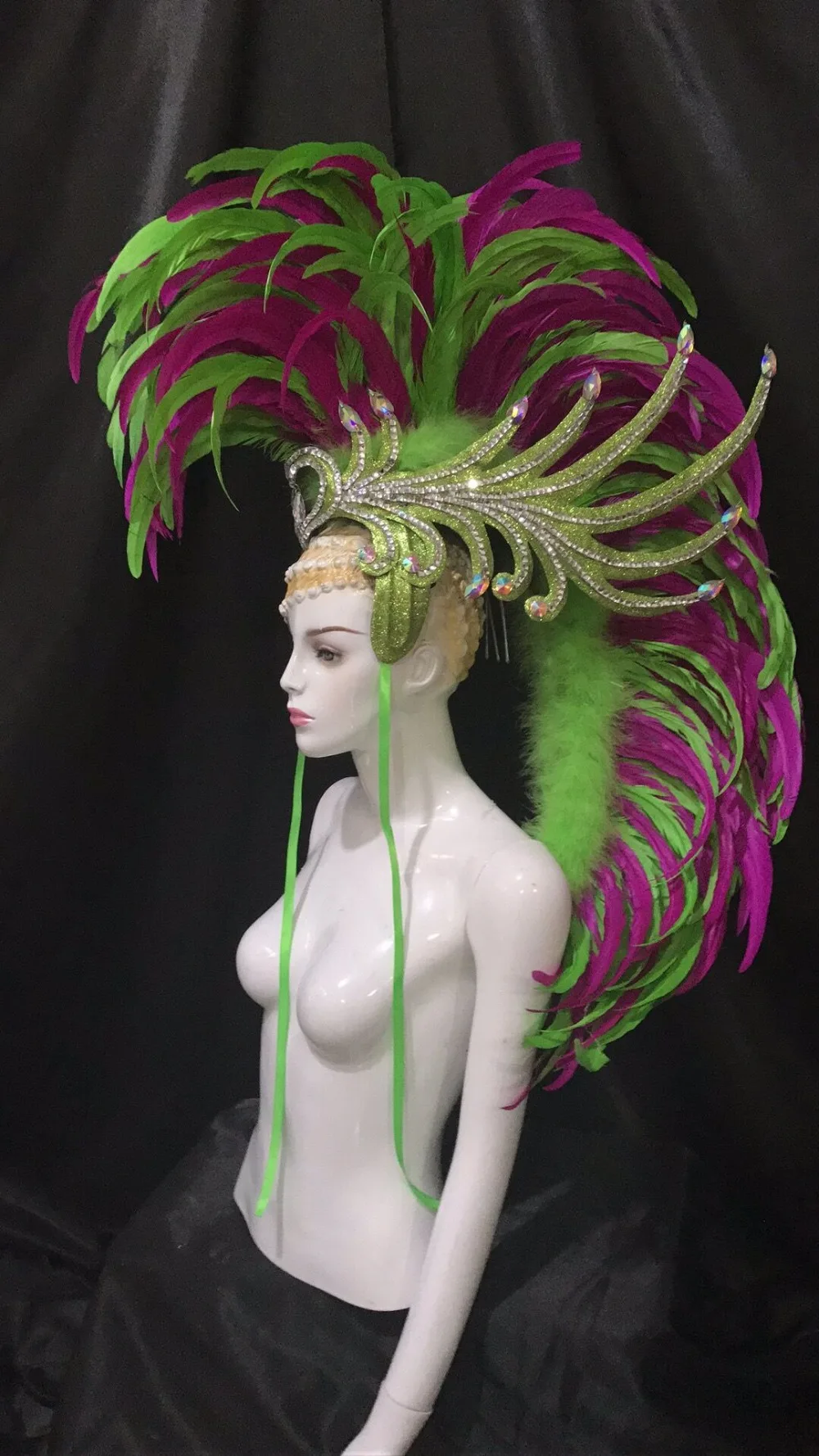 Lo spottacolo di danza copricapo di piume di accessori di abbigliamento La FESTA La Maschera IL Festival