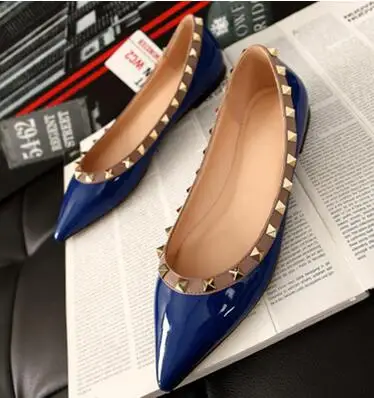 2017 Женщина Балетки Обувь Из Натуральной Кожи Заклепки Острым Носом Случайные