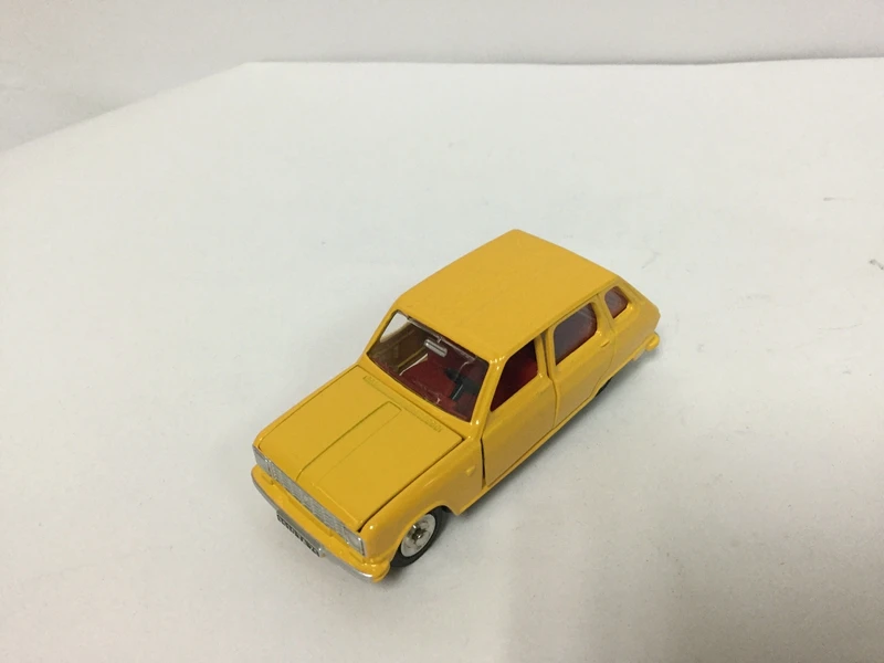 Редкие игрушки Dinky модели автомобилей 1:43 1416 Renault 6 литой Сплав автомобиль