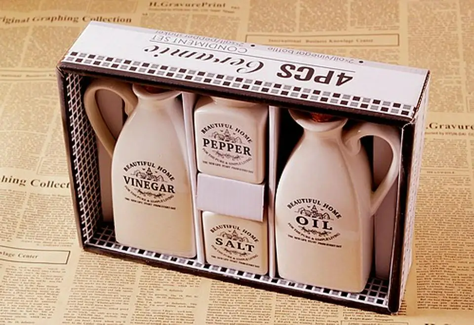Four-piece Белый японский стиль керамическая бутылка для масел Cruet контейнер для хранения с ручкой четыре части Кухонные Принадлежности Бизнес праздник подарки - Цвет: Four-piece