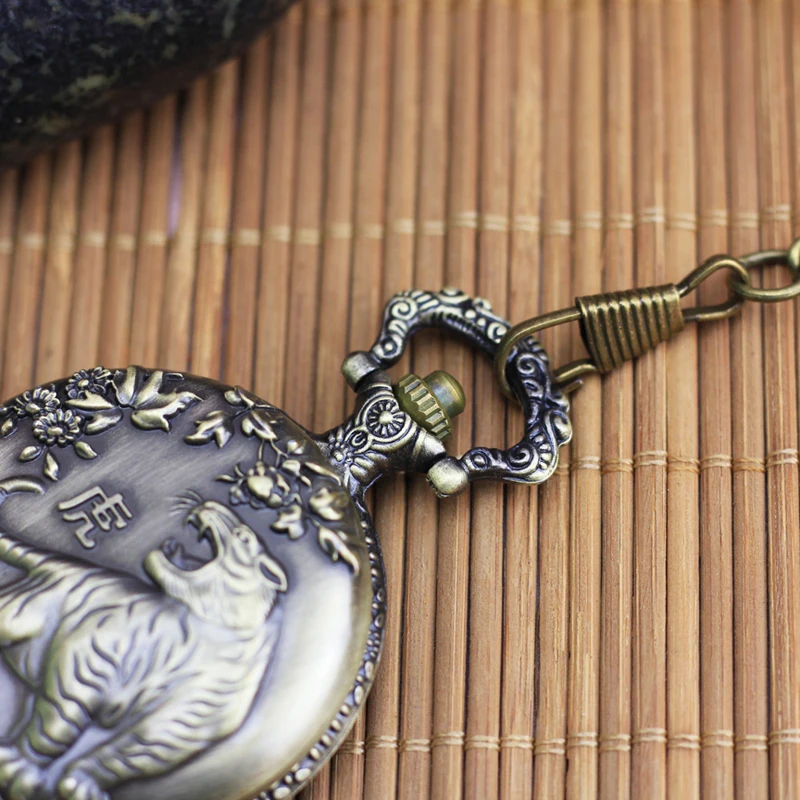 2021 women men old father mother gift fashion Chinese zodiac animal large dial pocket watches quartz flip vintage fob clock | Наручные