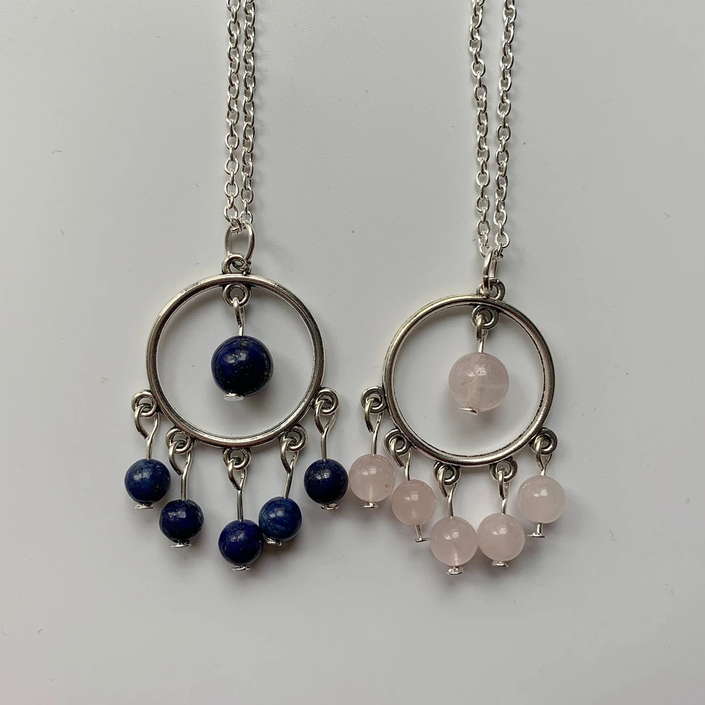 

Длинное ожерелье с бусинами из натурального кварца и лазурита