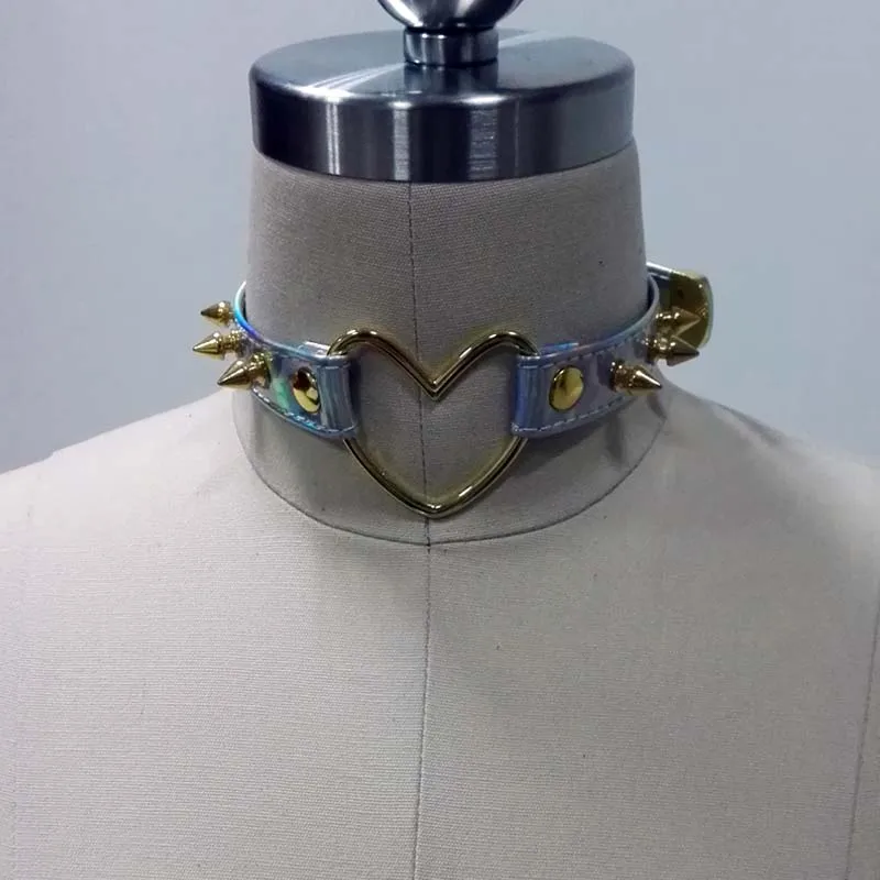 Ожерелье чокер ручной работы с голографическим сердцем голограмма шипами панк