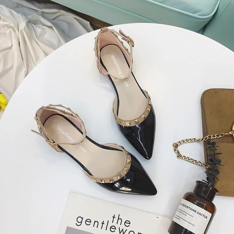 2018 летние новые модные корейские туфли на плоской подошве с острым носком и