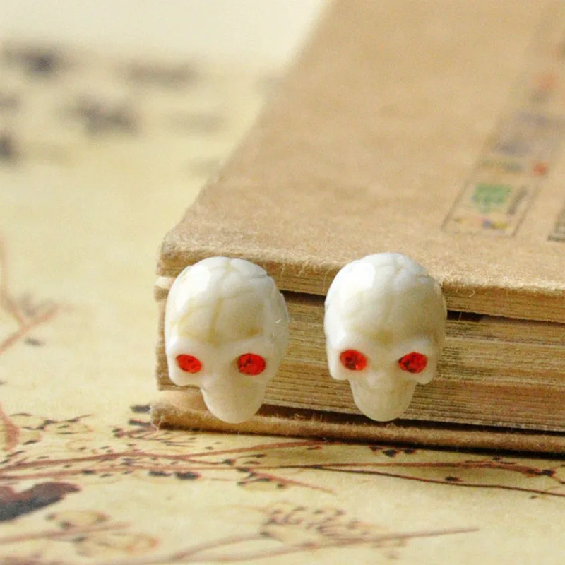 Керамическая кружка в форме черепа серьги с красным кристаллом гвоздики для